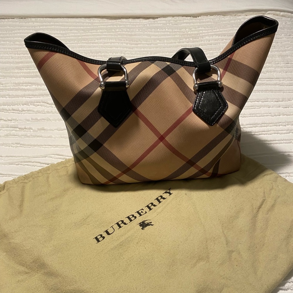 Burberry purse